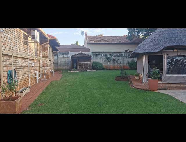 3 BEDROOM FREESTANDING FOR SALE IN SAFARI GARDENS
